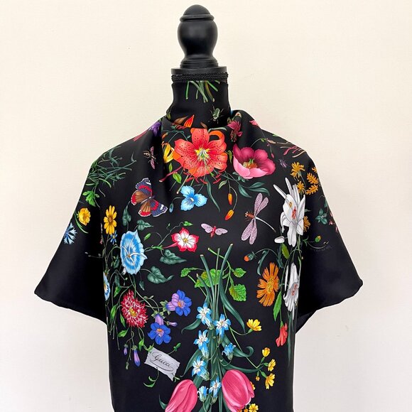 Display #2 Gucci Scarf Flora Print Logo Black Multicolor Silk Wrap - Picture 2 of 14